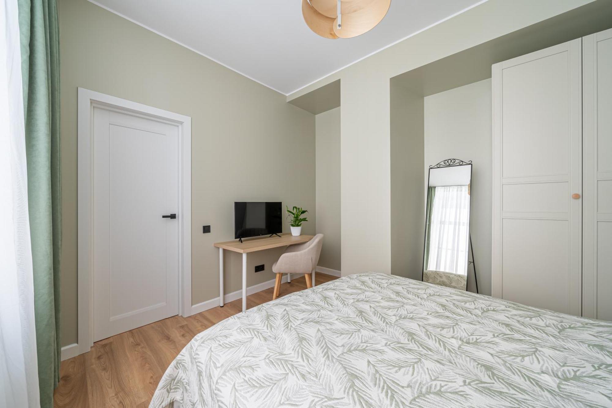 Апартаменты Spacious 1-bedroom In The Heart Of Old Town *